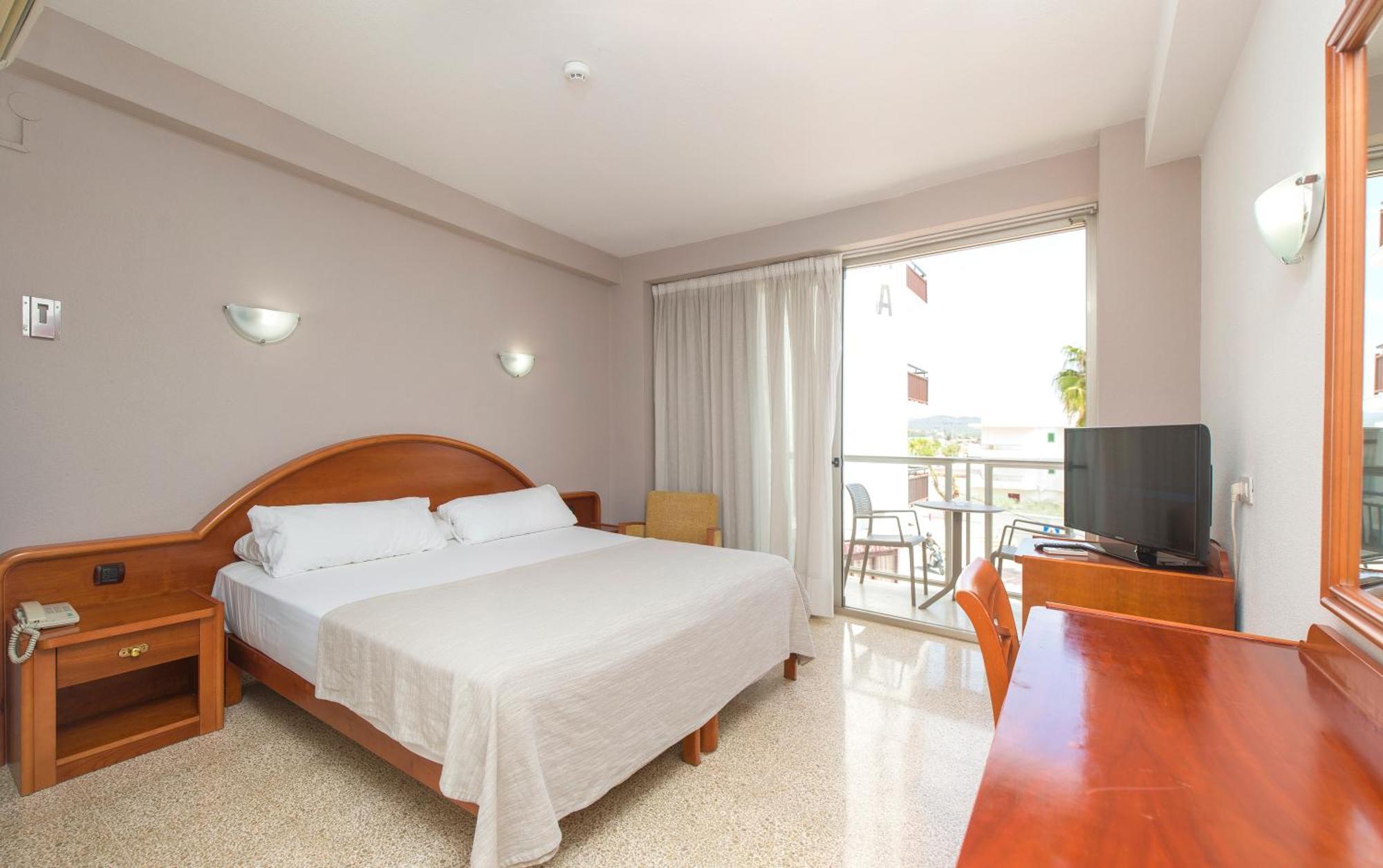 Hotel Marfil Сан-Антонио-Абад Экстерьер фото